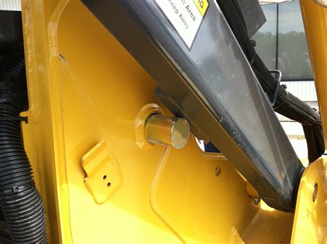 locking john deere skid steer scoop|john deere 250 boom lock problems.